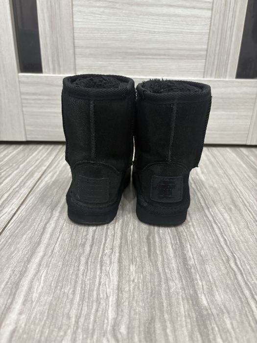 Угги, зимові ботинки, уггі