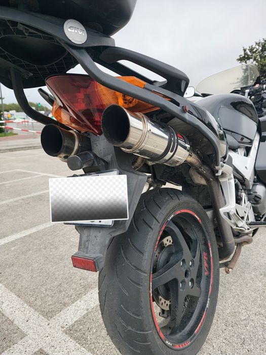 Honda VFR 800 VTEC – Top Case + Escape Black Widow