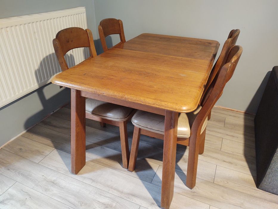 Stół rozkładany drewniany 4 krzesła