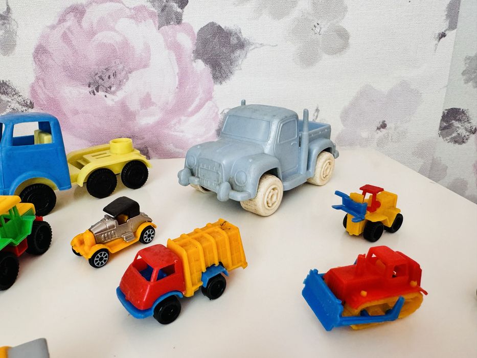 Stare auta, damochodziki, zabawki vintage kinder