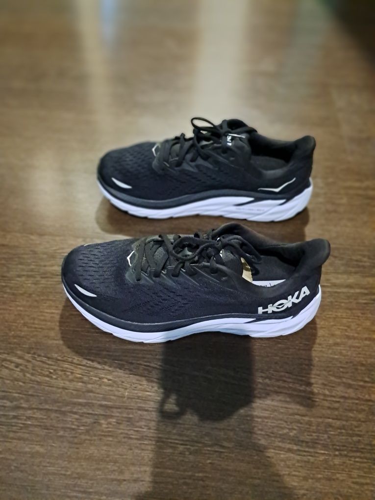 Кросівки hoka clifton 8.    40  2/3 25.5 см
