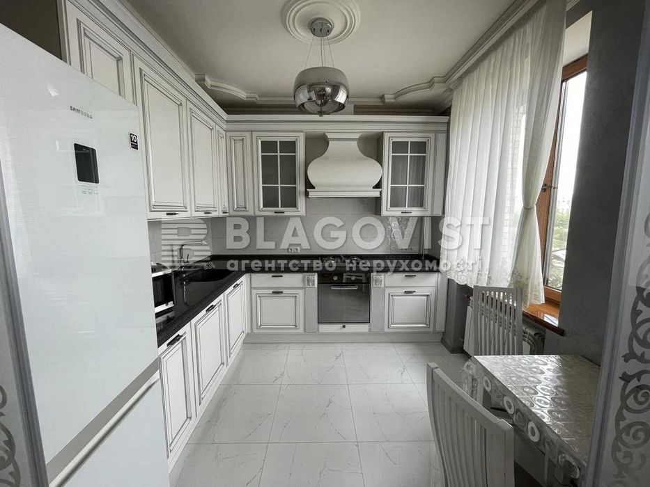 Оренда 2-кімн. Грушевського Михайла, 34/1. Липки. Арсенальна