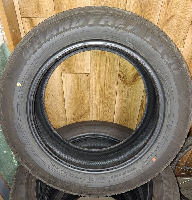 Opony Dunlop Grandtrek PT 30; 225/60 R18, letnie, 4 szt. prawie nowe