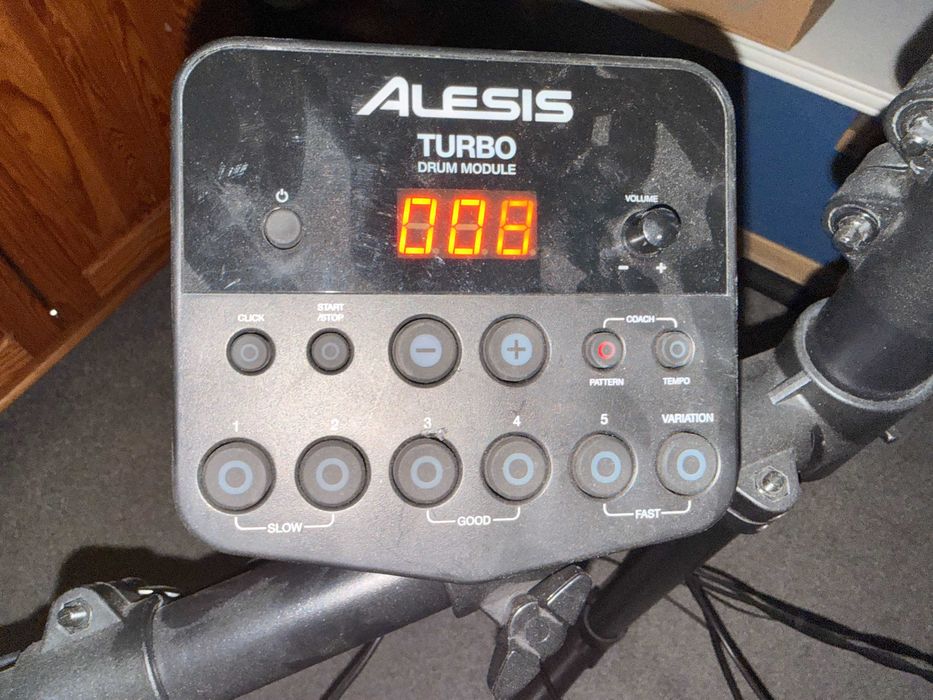 Perkusja elektroniczna Alesis Turbo Mesh Kit – sprawna, gotowa do gry!