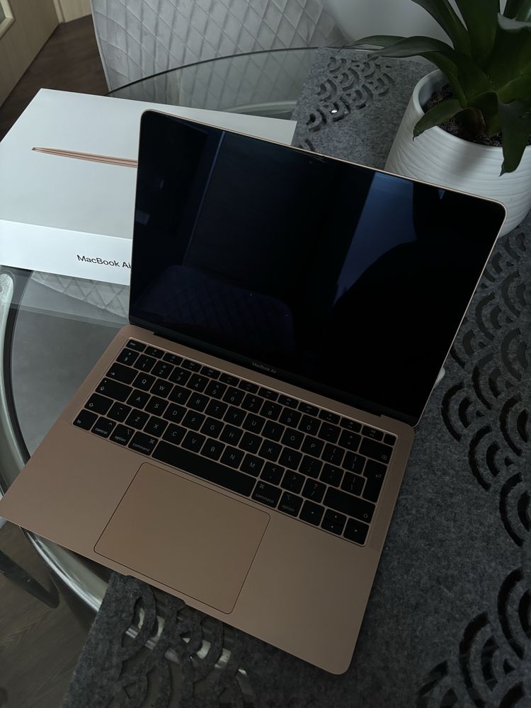 MacBook Air 13” gold