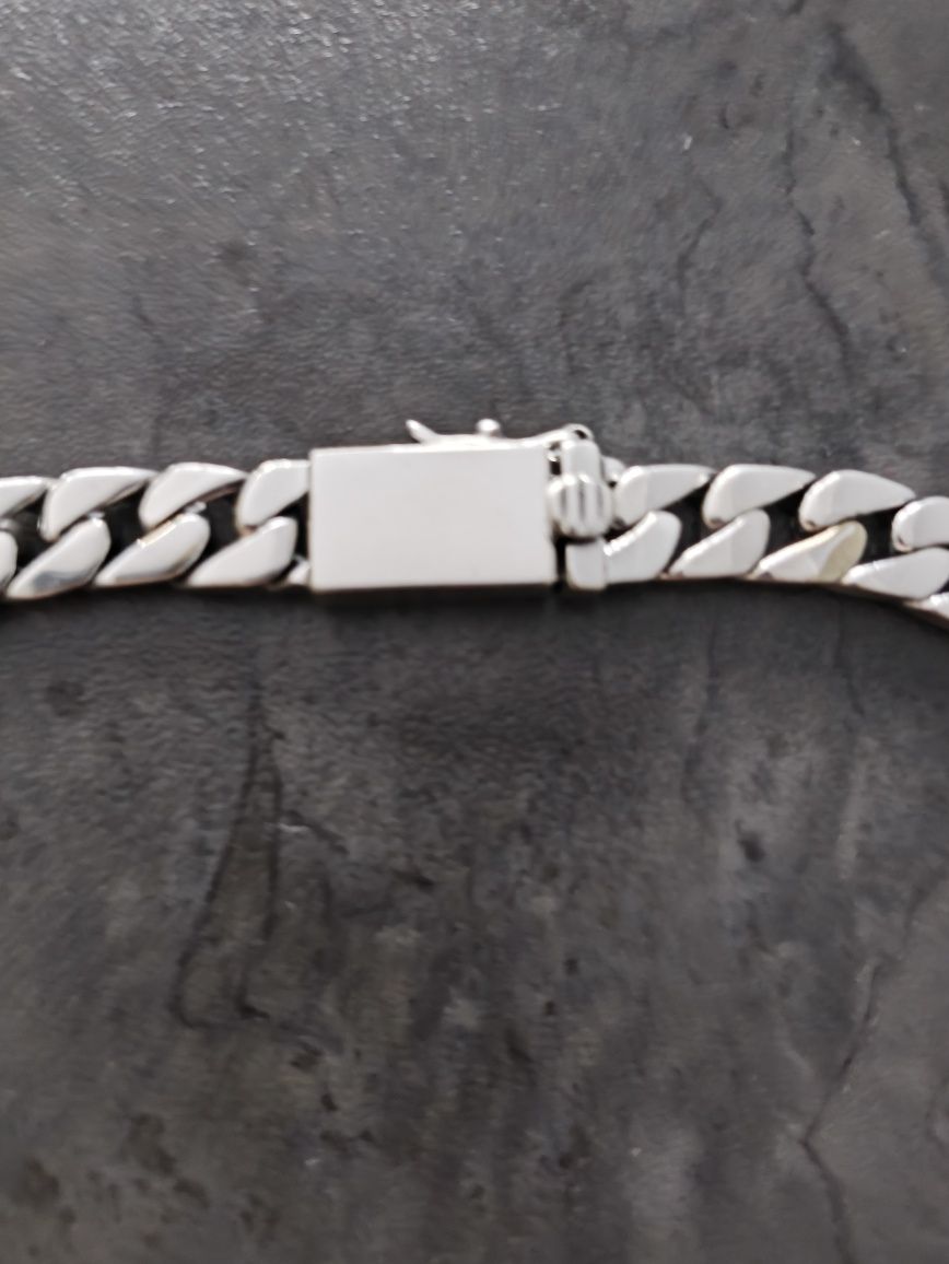 Łańcuszek srebrny 55 cm, waga 70,47 g.