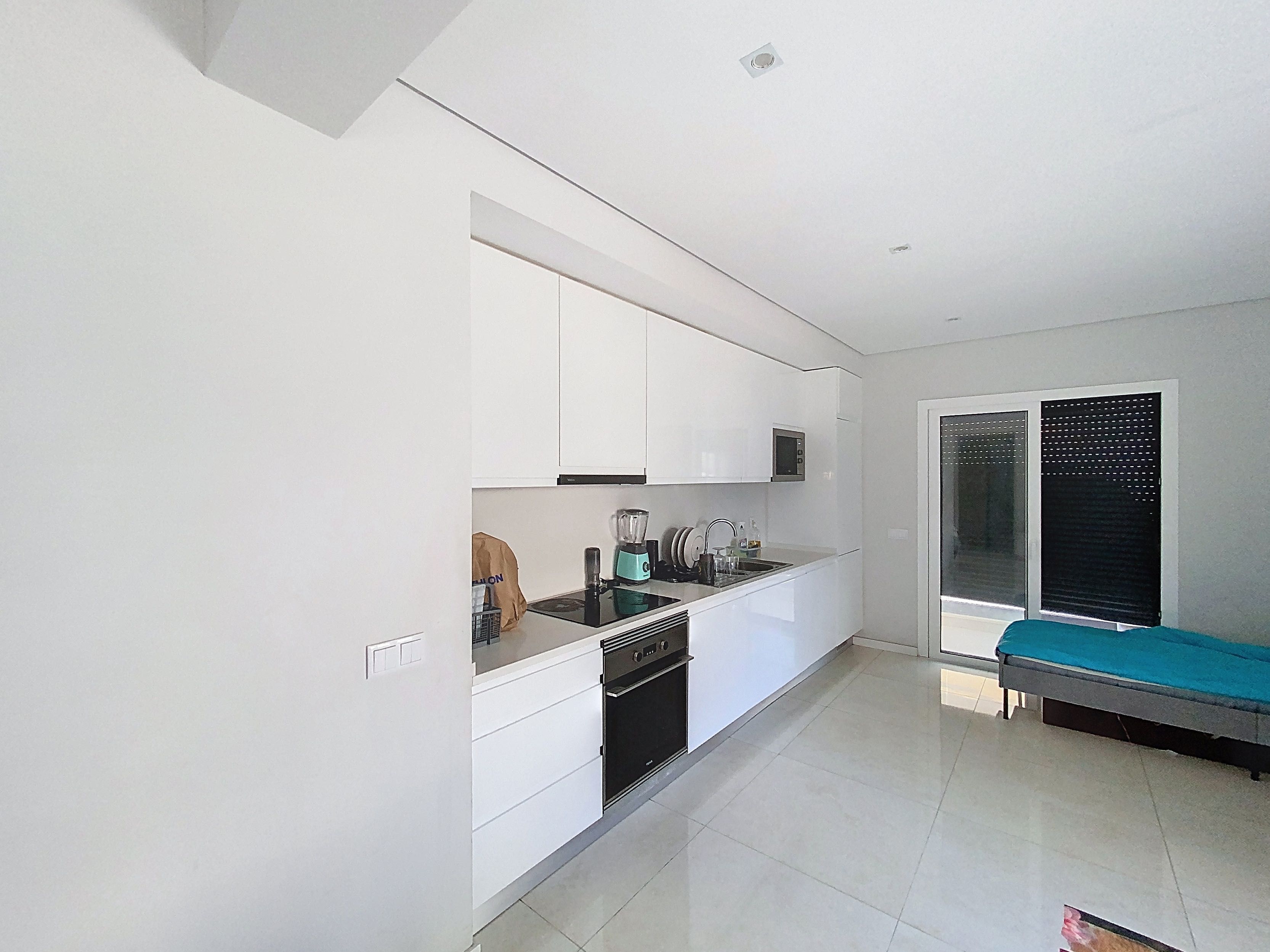 T2  Arrendamento Anual – Edifício Iate, Praia da Rocha – 1.300€/mês