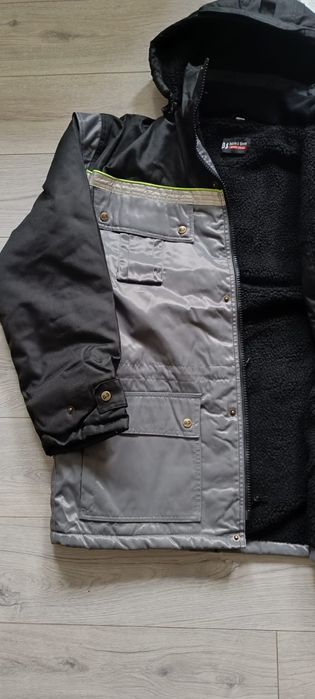 Чоловічий робочий зимовий одяг.