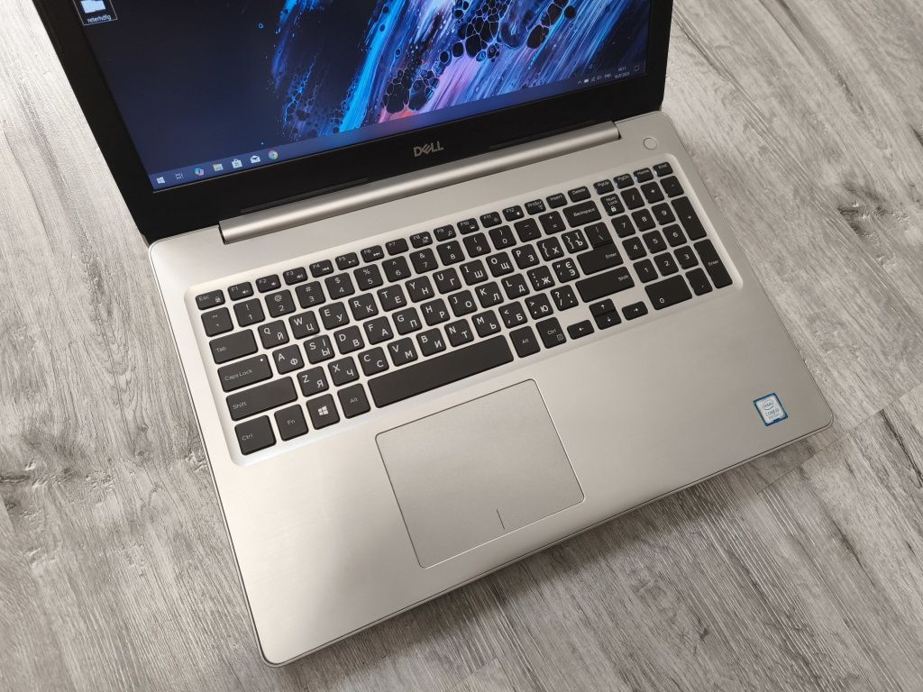 Великий ноутбук 8ядер/SSD/16GB DDR4/FullHD/батарея тримає/ТОП