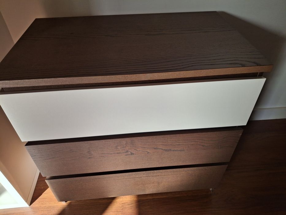 2 Comodas Malm castanha e branca