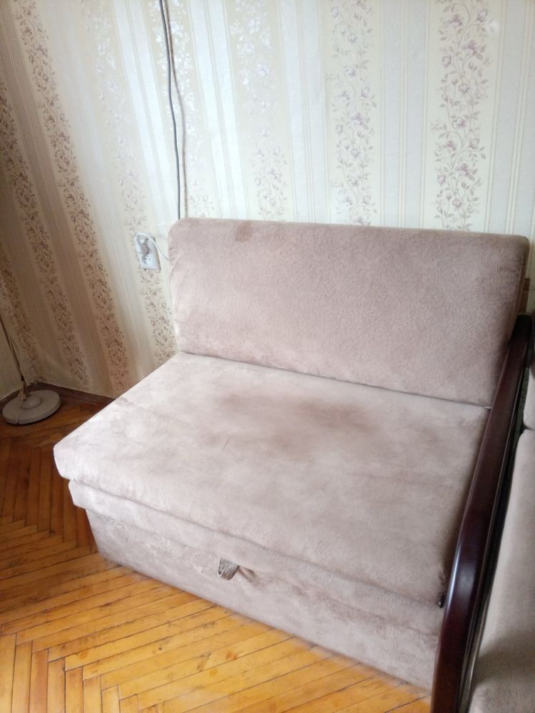Розкладне крісло маленький диван кушетка