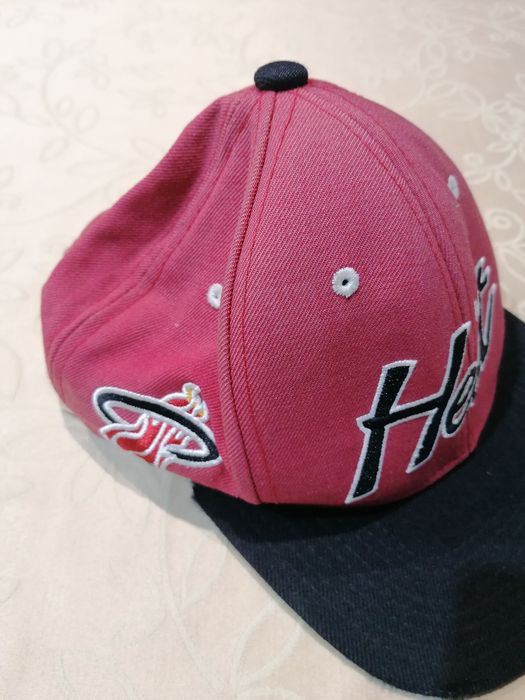 Boné Miami heat vermelho