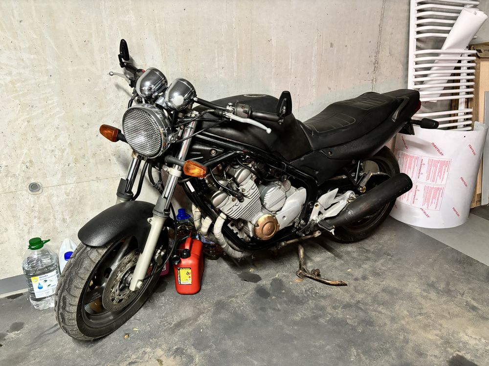 Motocykl Yamaha XJ600