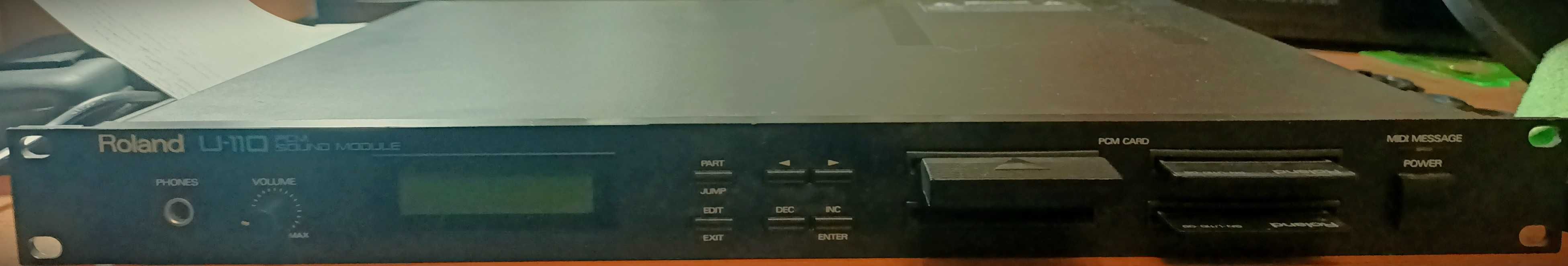 Roland U-110 PCM Sound module - syntezator rack