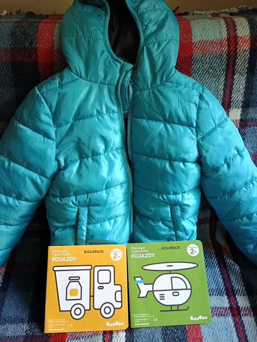 Śliczna błękitna kurtka Sinsay rozmiar 116,kolorowanki i list z nakle