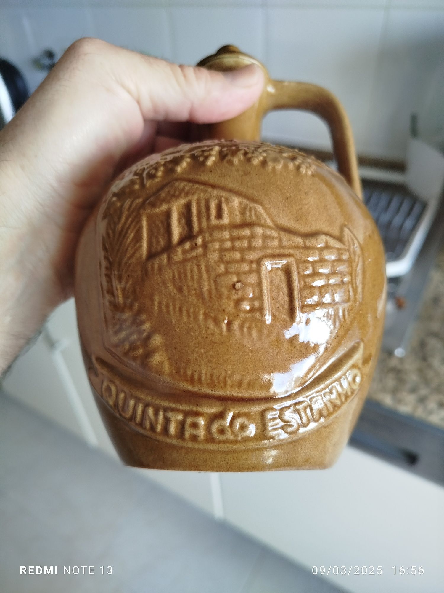 Garrafa antiga quinta do estanho vazia