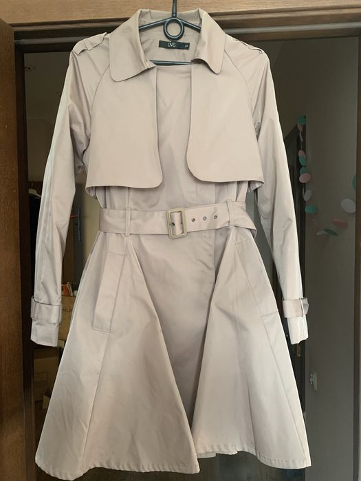 Плащ Reserved  р. 44