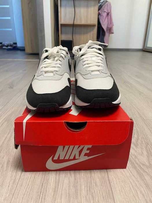 Продаю кросівки Nike AirMax 1 розмір 42(26.5см)