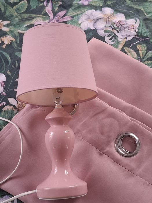 Zaslony 2szt + lampka pudrowy róż