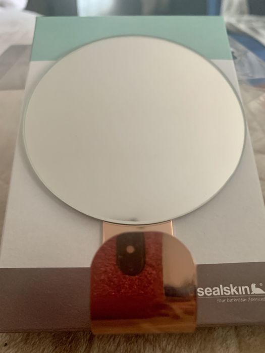 Wieszak z lusterkiem miedź