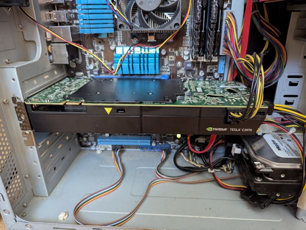 Дискретна відеокарта Nvidia Tesla C2070, 6 GB GDDR5, 384-bit. DVI