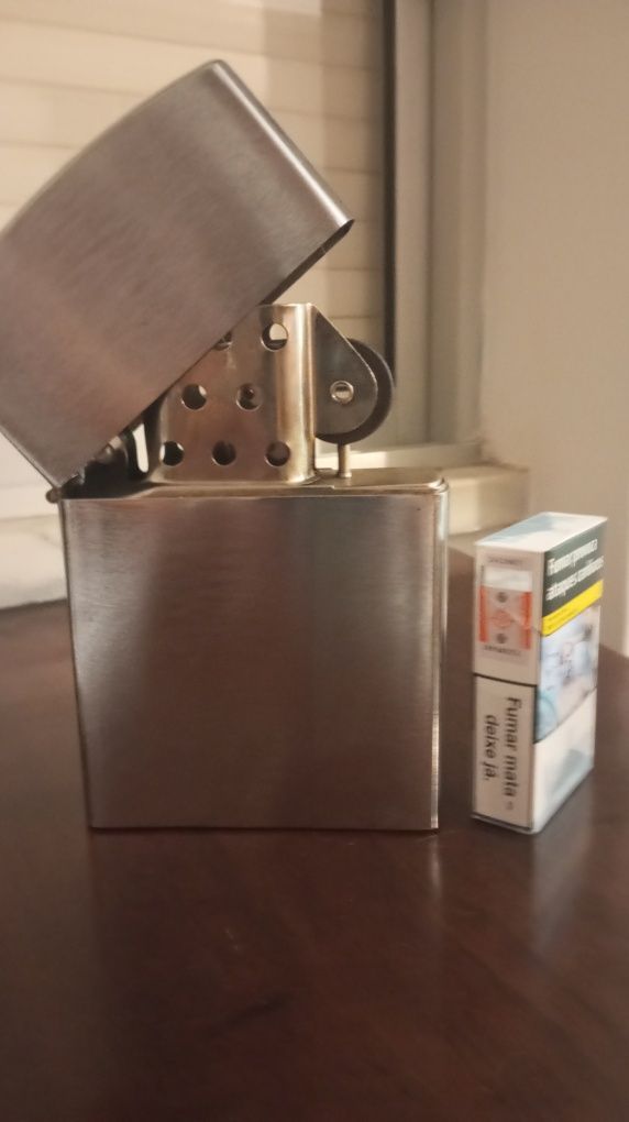 Isqueiro gigante XXL tipo zíper funcional. Entrega ou envio pelo corre