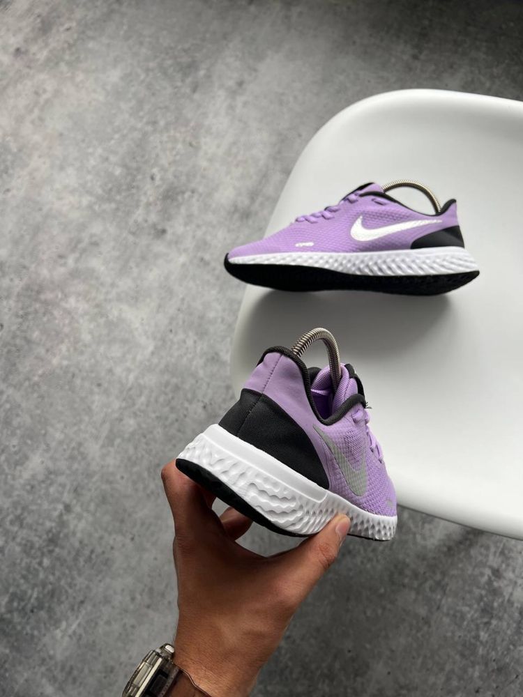 Оригінальні жіночі кросівки Nike Revolution 5 36 Розмір 23см Як Нові!