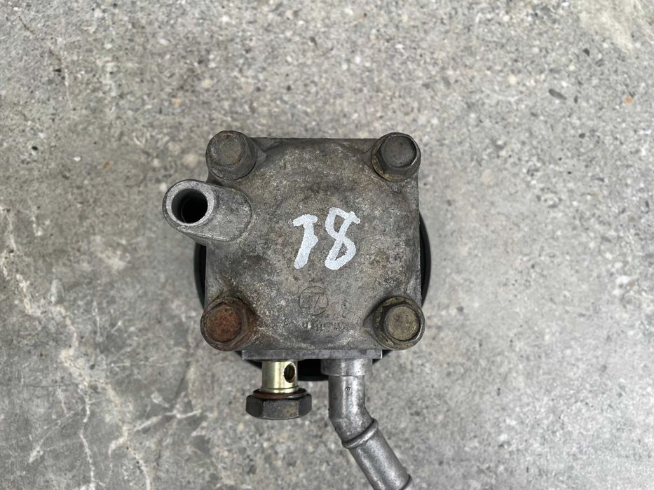 Гідропідсилювач керма насос ГУР Nissan Primera P11 P12 1.6 1.8