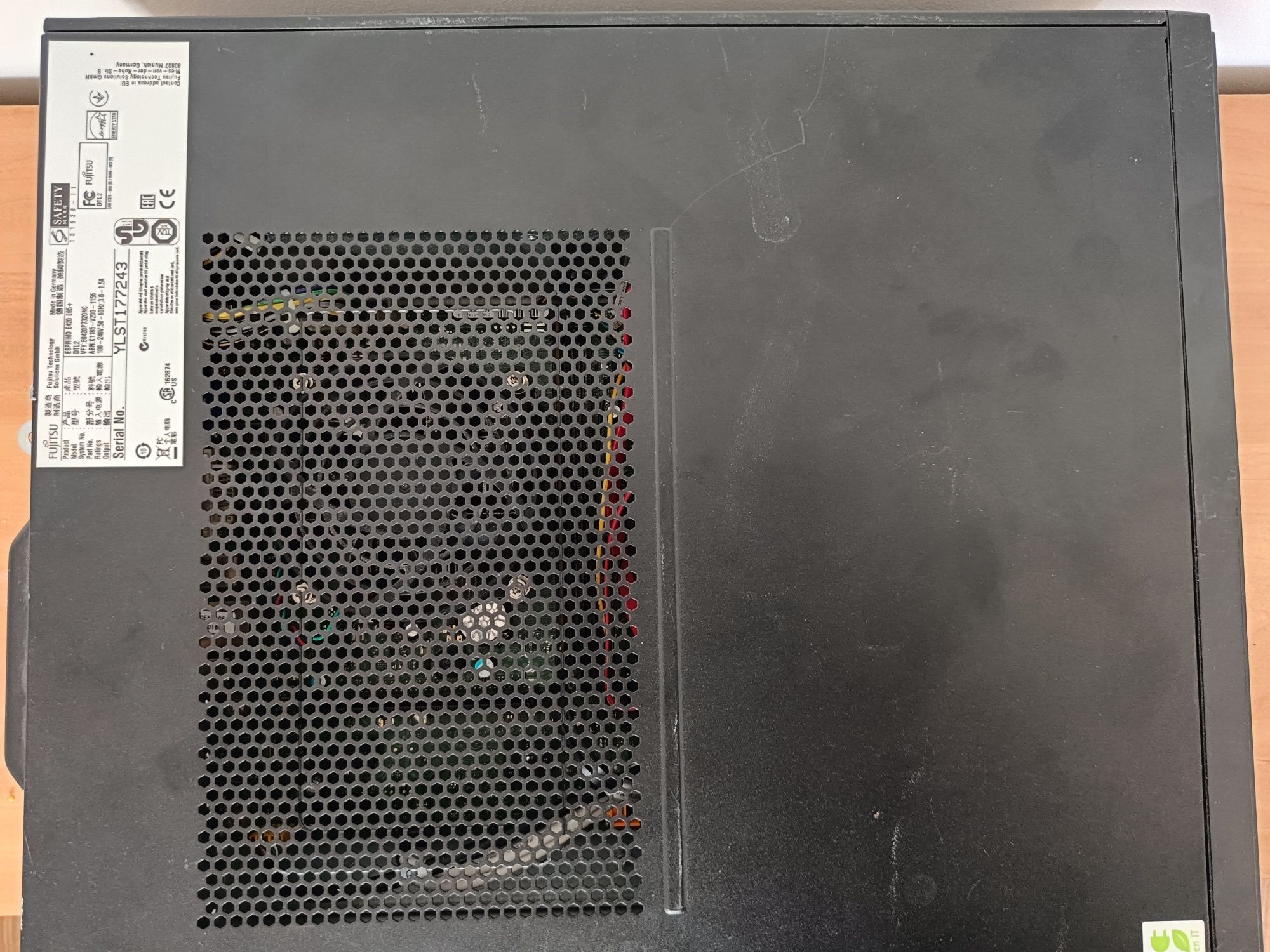 Komputer stacjonarny PC Fujitsu