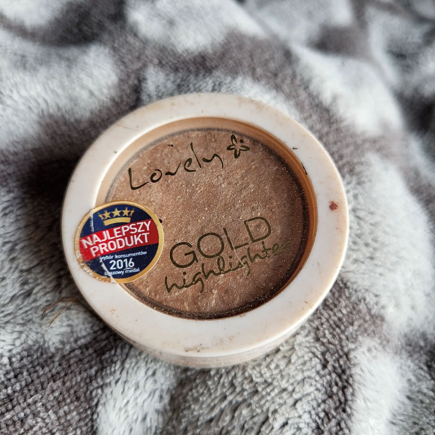 Lovely rozswietlacz gold highlighter