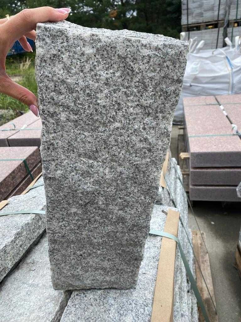 Palisada granitowa szara surowo łupana 6x20x50