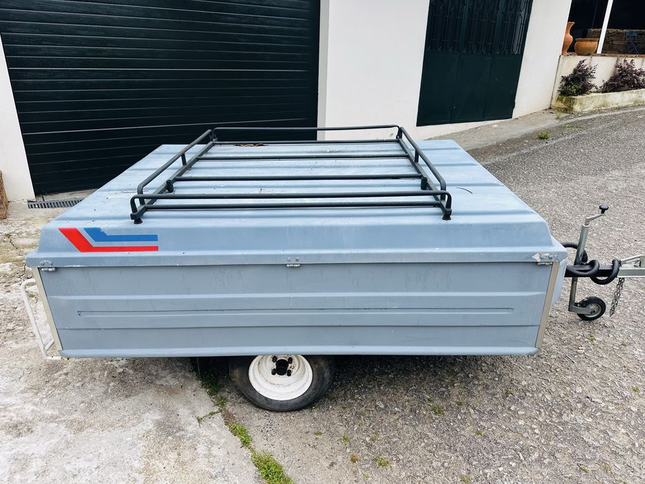 Atrelado para transporte impecavel