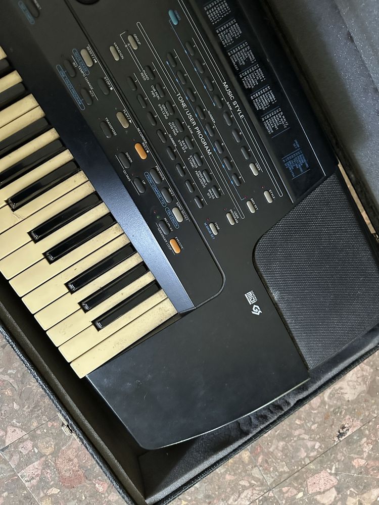 Orgão roland e86