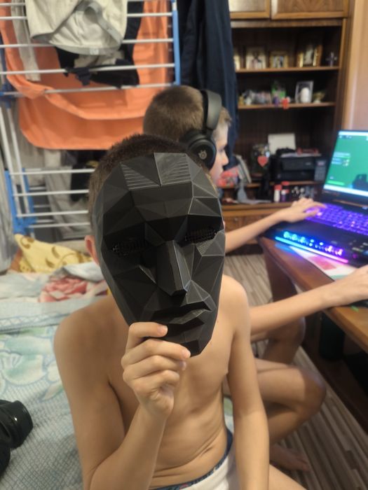 Maska z serialu sguid game