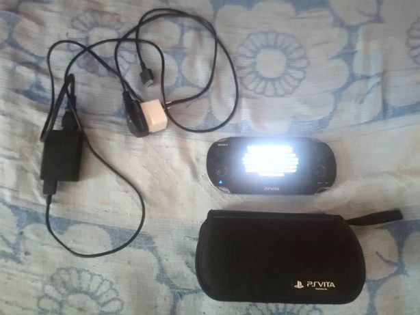 Sony PS Vita портативная приставка + карта 8Gb + Tearaway