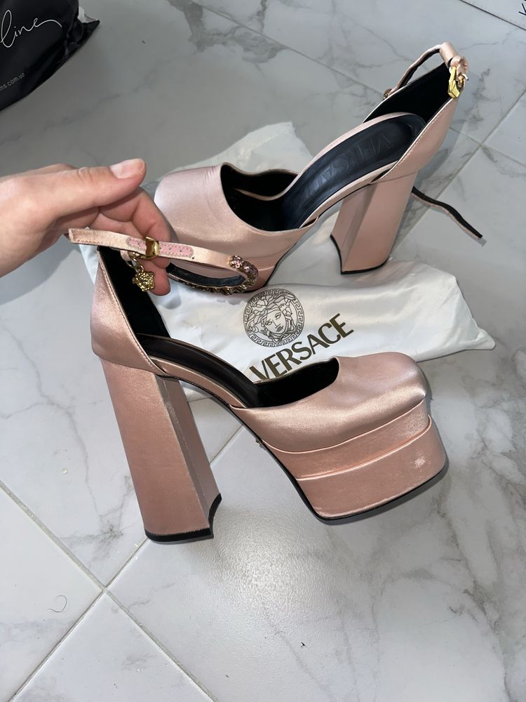 Туфли Versace підбори каблуки версаче туфлі