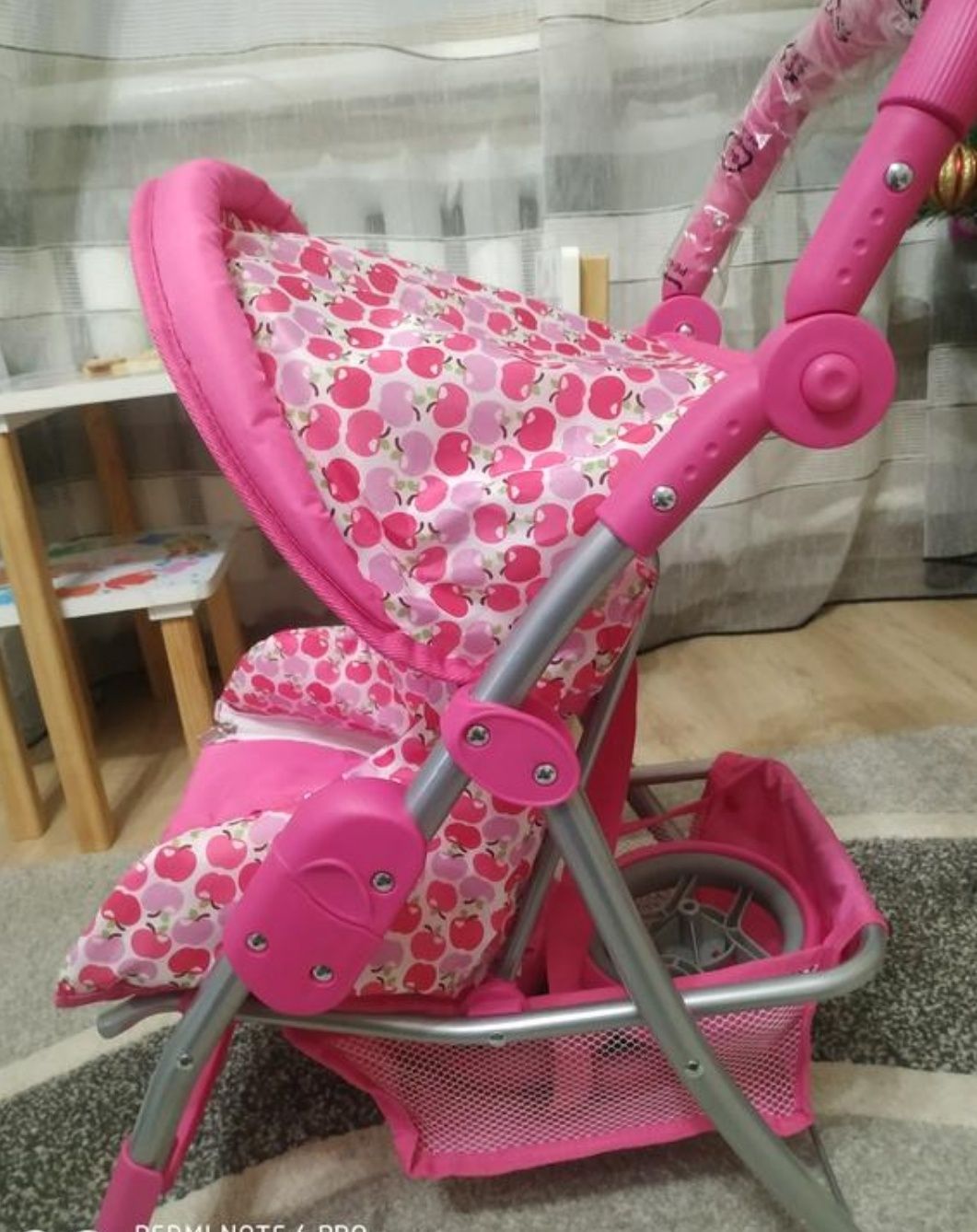 Прогулянкова коляска, дитяча іграшка