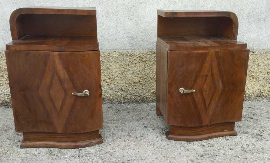 Conjunto de mobília de quarto vintage, cómoda e mesas de cabeceira