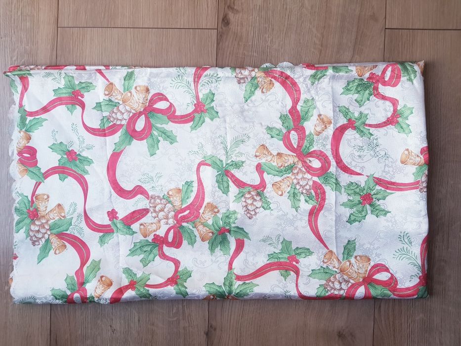 Obrus świąteczny 158x146cm