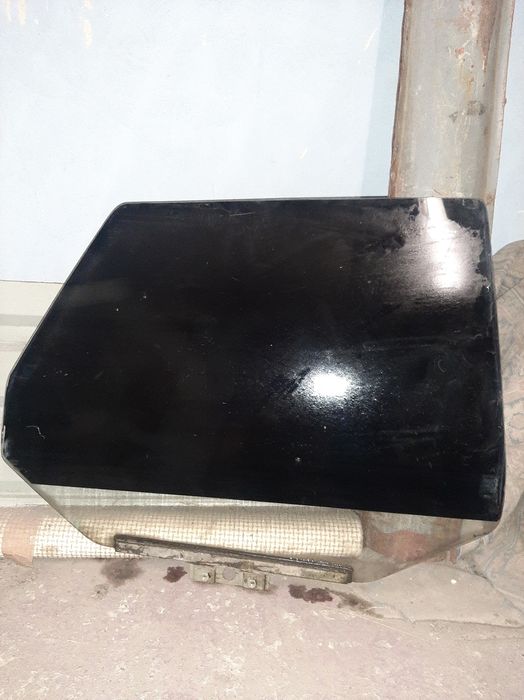 Продам стёкла ваз 099