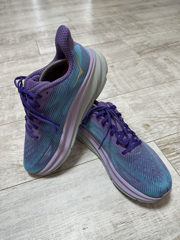 Кроссовки Hoka One One (EUR 40 2/3)