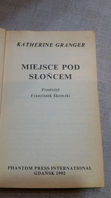 MIEJSCE POD SŁOŃCEM - Katherine Granger (1992)