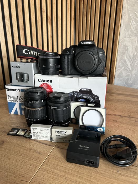 Aparat Canon EOS 700D