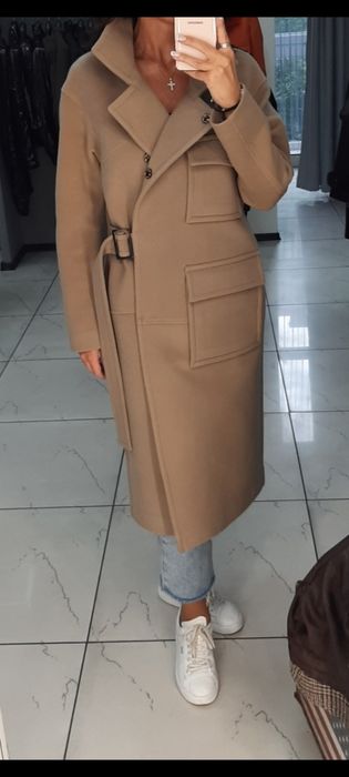 Бежевое кашемировое пальто