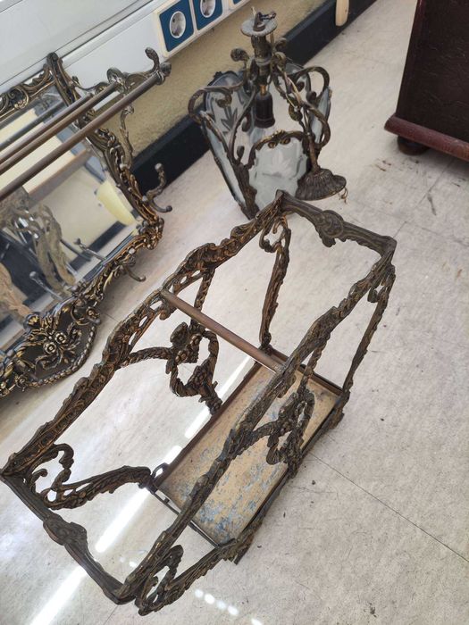 Conjunto peças decorativas Antigas (Candeeiro + Chapeleiro + Cabide)