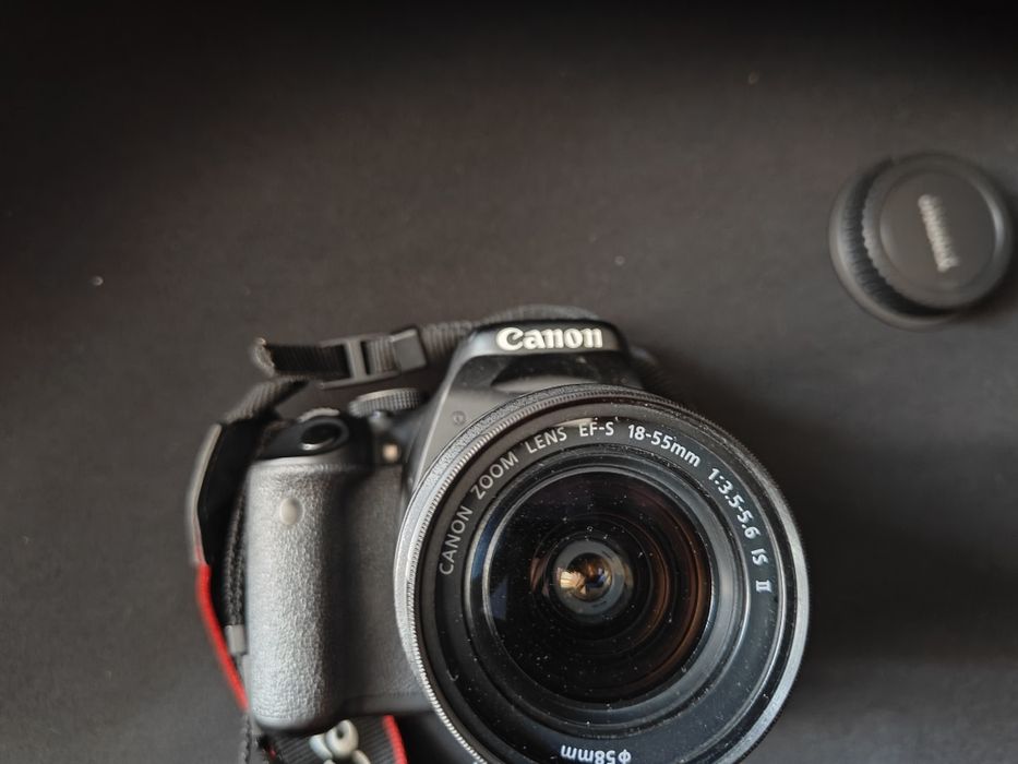 Дзеркальний фотоапарат CANON 600D