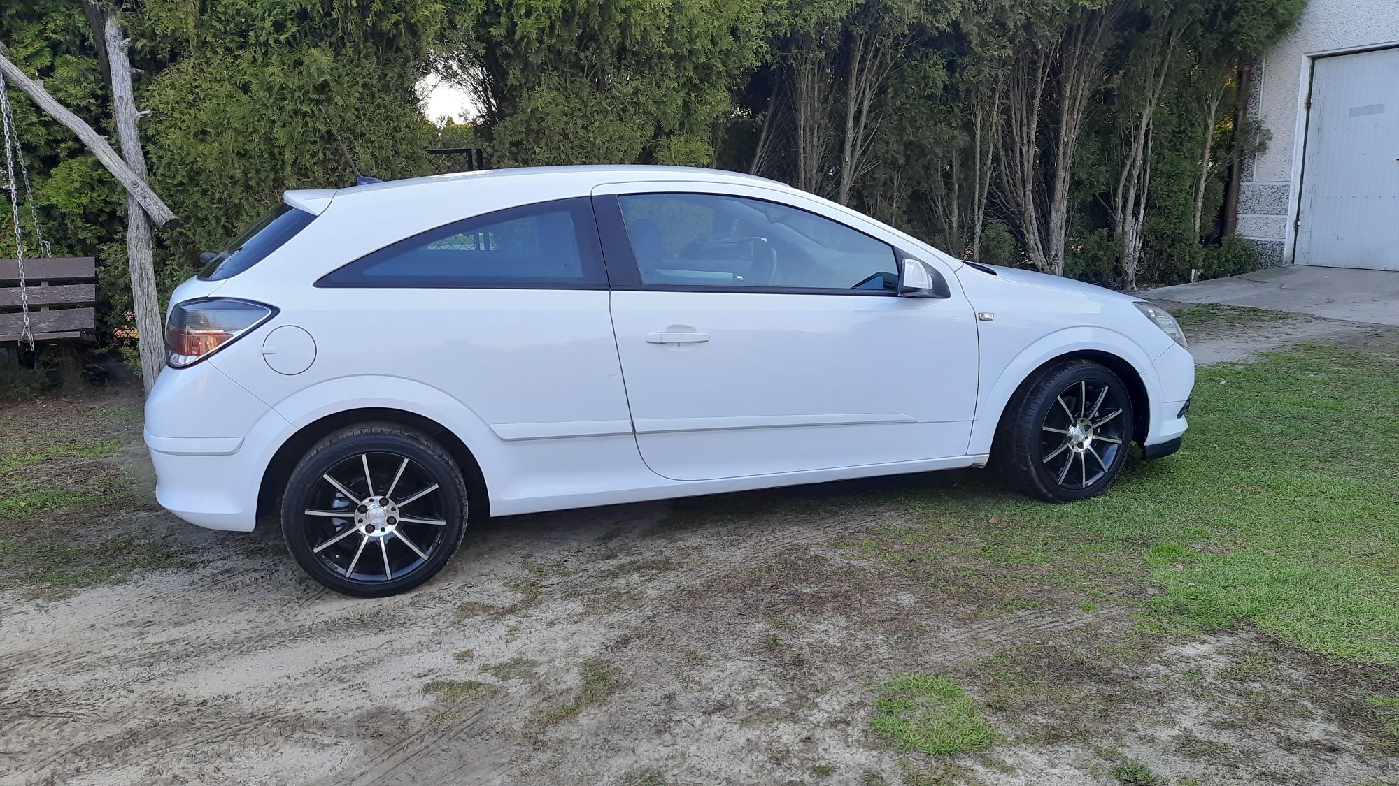 Opel Astra GTC 1.4 B świeżo z Niemiec