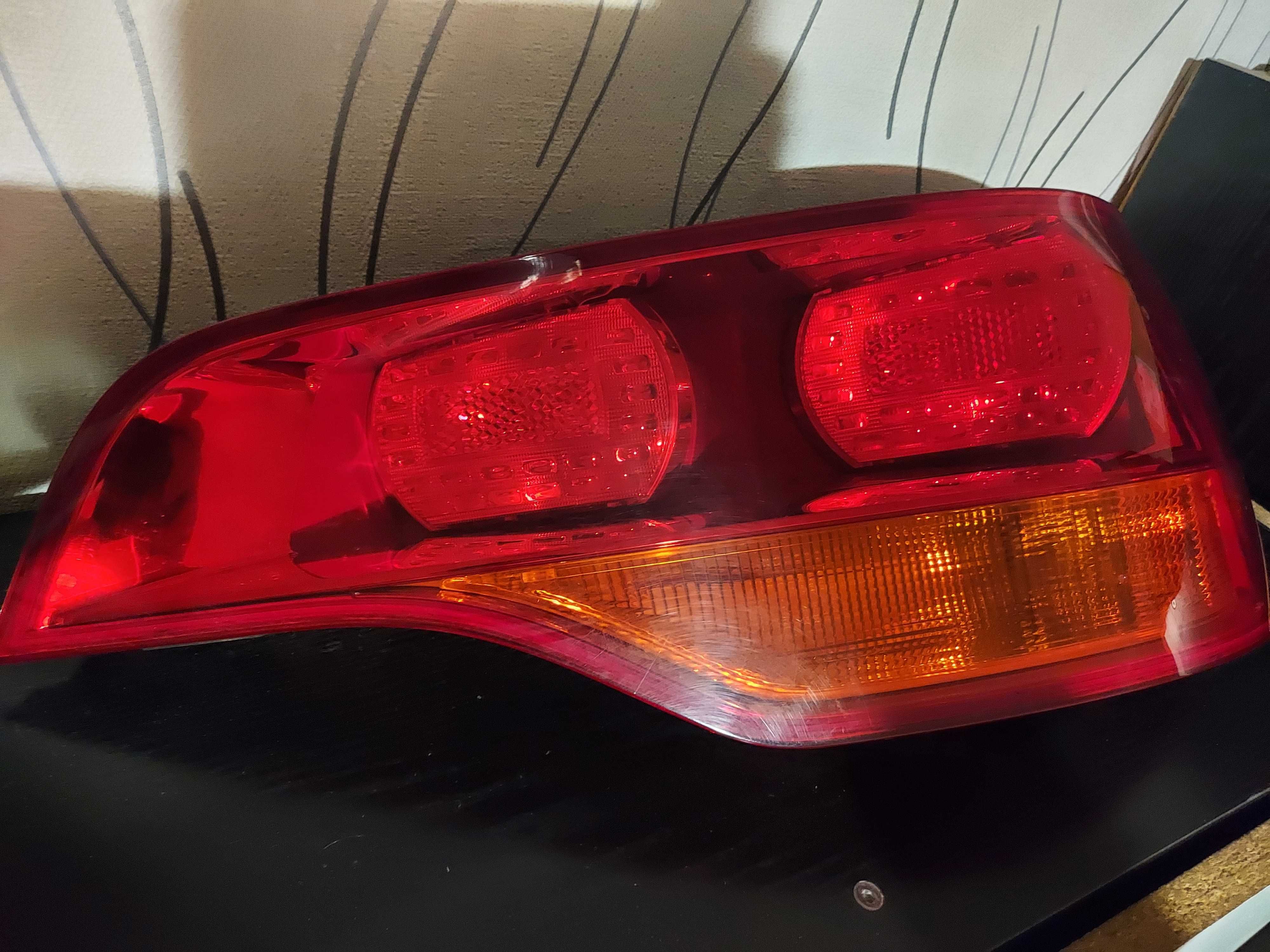 Задні ліхтарі Audi q7