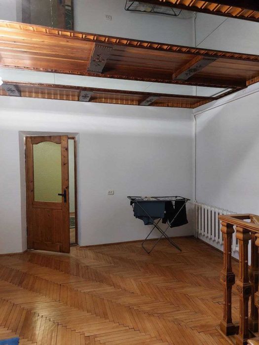 ДВА будинки та діл. 0,10 га, вул. Хотинська