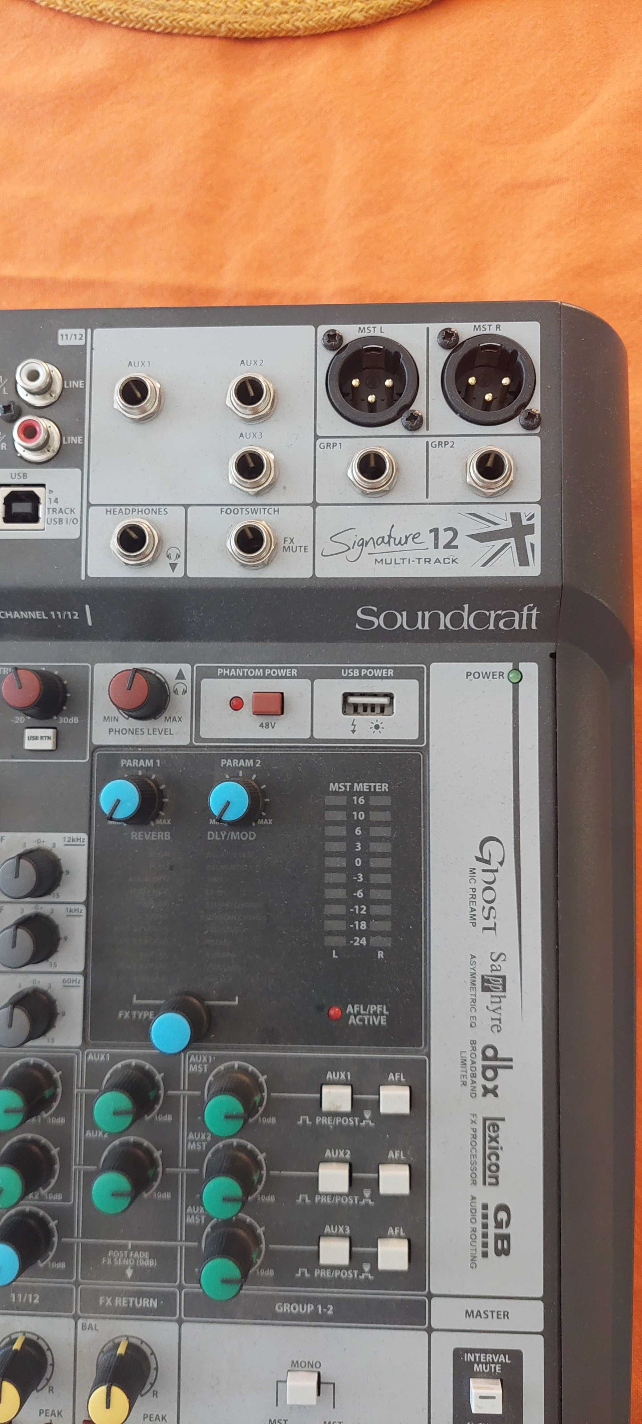 Mesa mistura Soundcraft Signature 12 multitrack recording